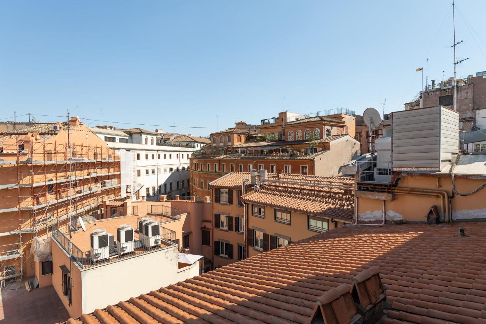 Apartamento Trevi Comfortable With Terrace | Romeloft Roma